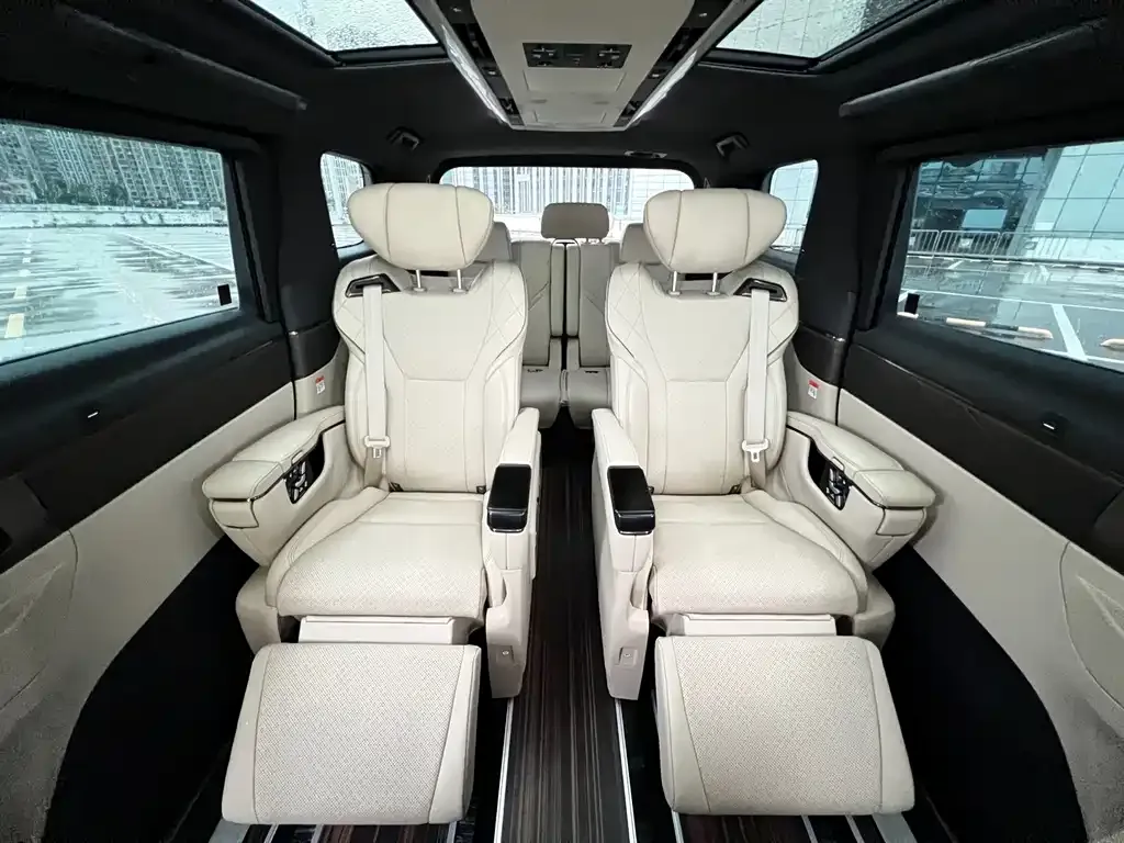 Toyota Alphard — фото 2