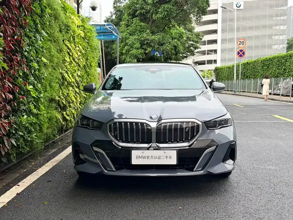 BMW i5 — фото 7