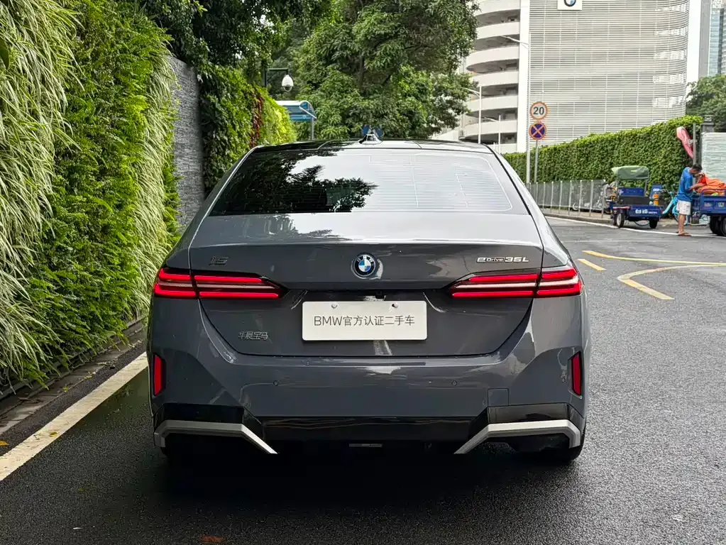 BMW i5 — фото 3