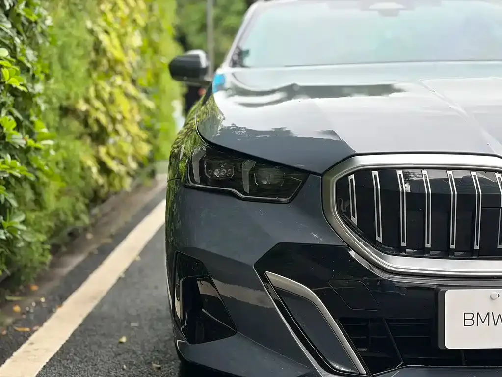 BMW i5 — фото 6