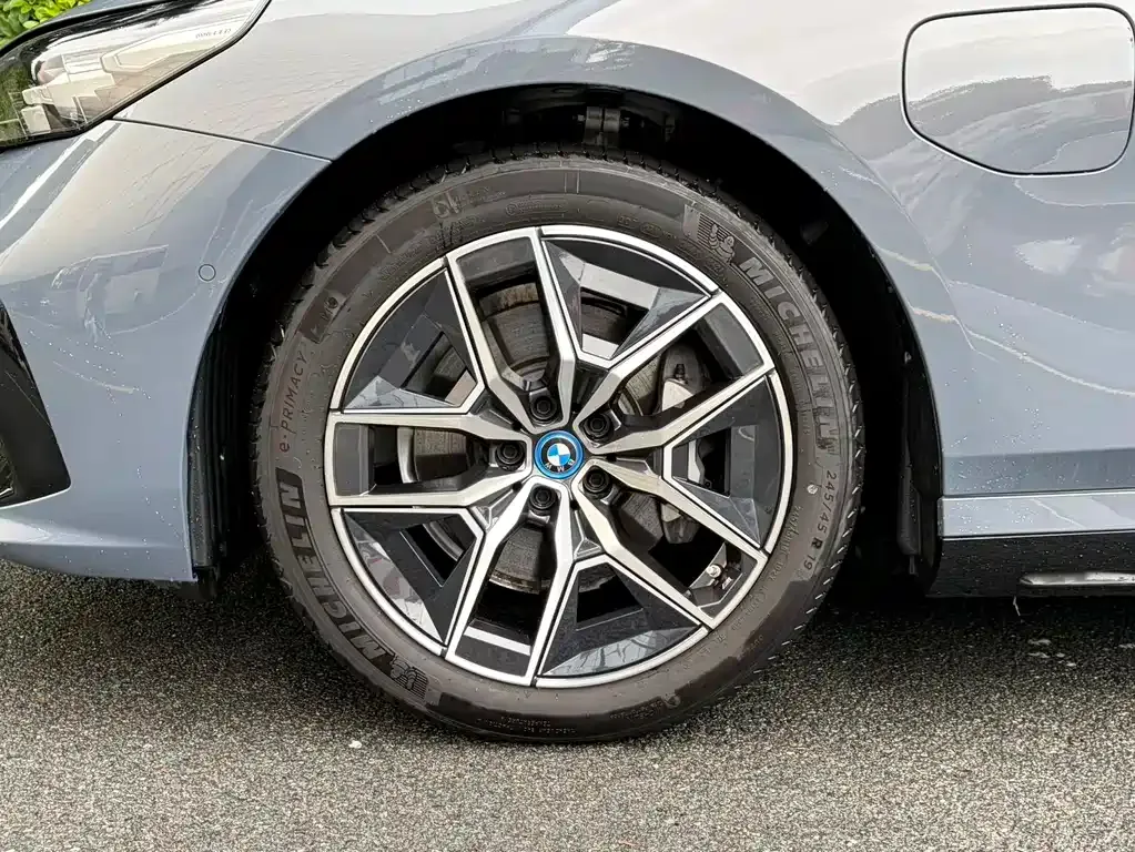 BMW i5 — фото 4