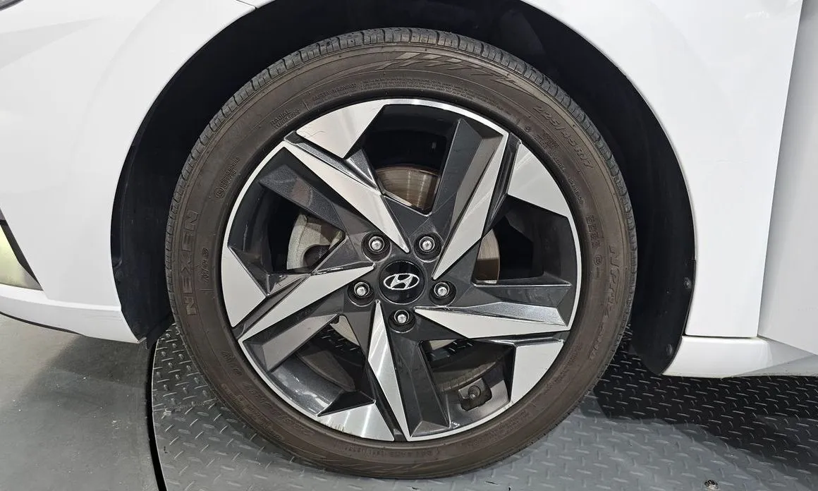 Hyundai AVANTE — фото 8