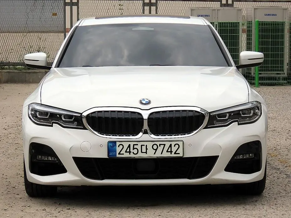 BMW 3-Series — фото 1