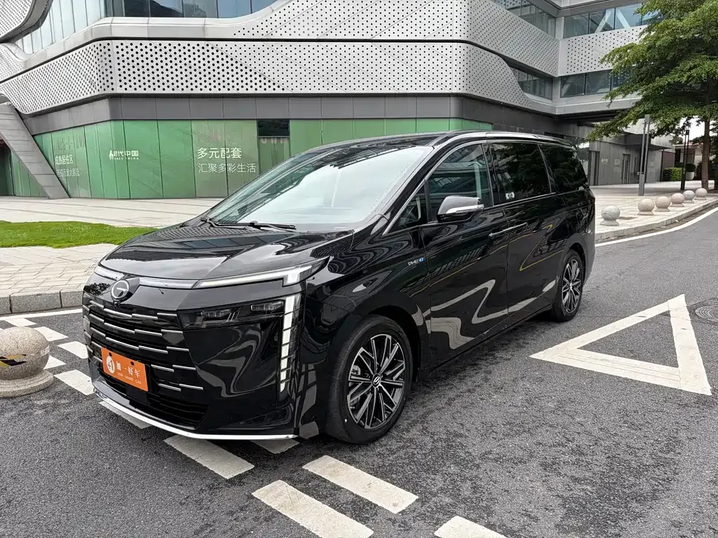 GAC Motor 传祺E8 PHEV — фото 1