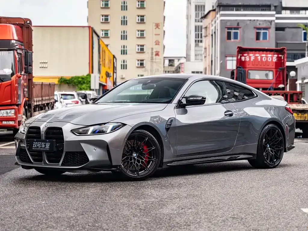BMW M4 — фото 1