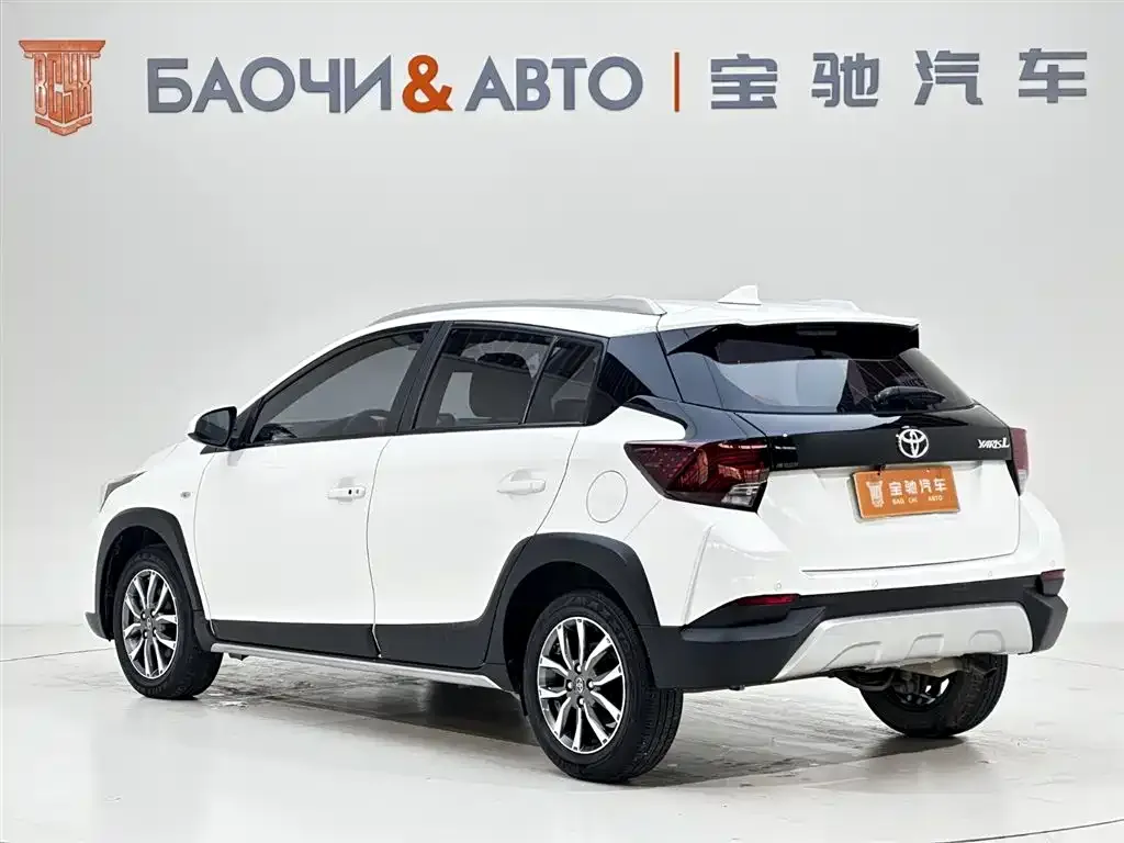 Toyota Yaris L — фото 9