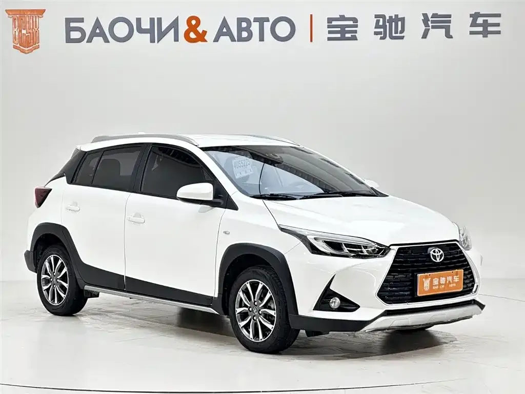 Toyota Yaris L — фото 10