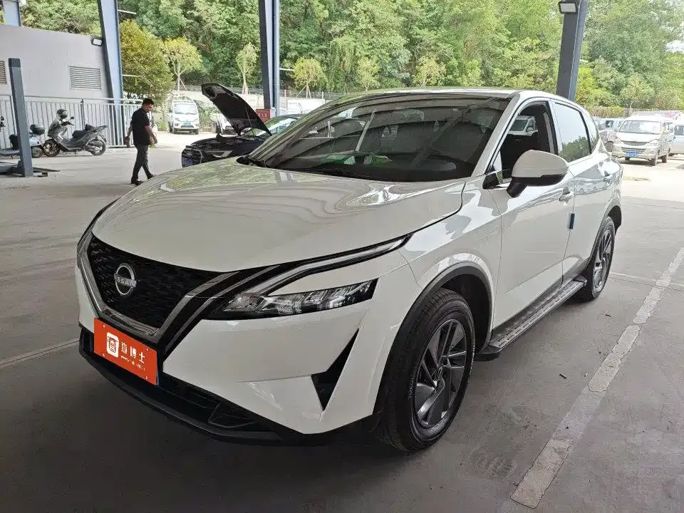 Nissan Qashqai — фото 1