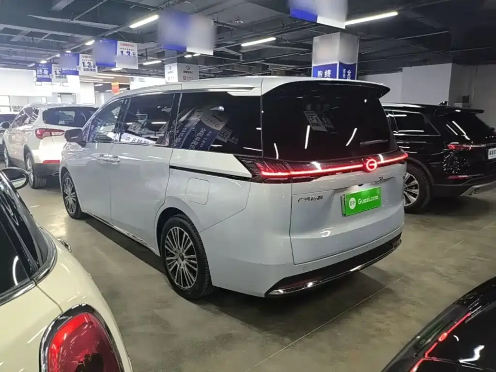 GAC Motor 传祺E8 PHEV — фото 9