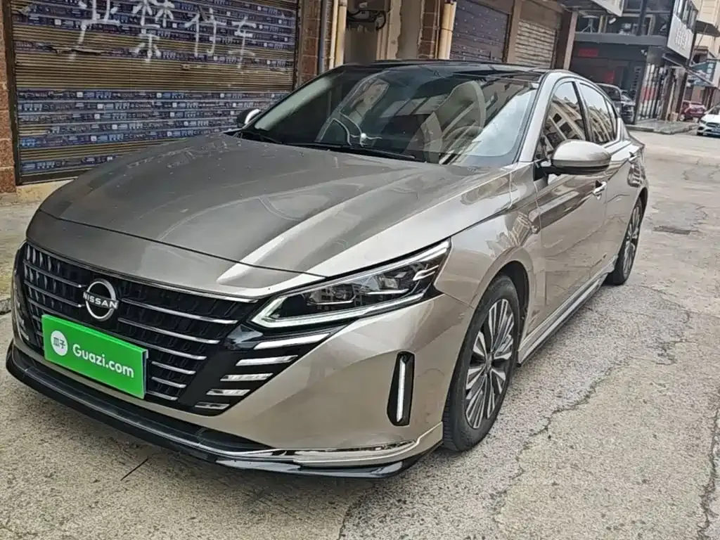 Nissan Teana — фото 1