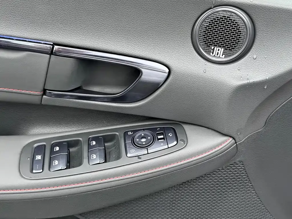Hyundai Sonata — фото 7