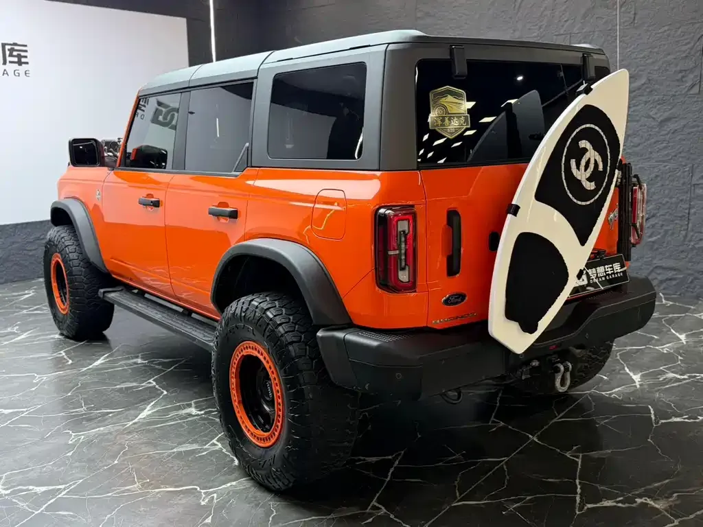 Ford Bronco — фото 10