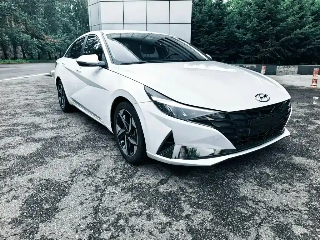 Hyundai Elantra — фото 9