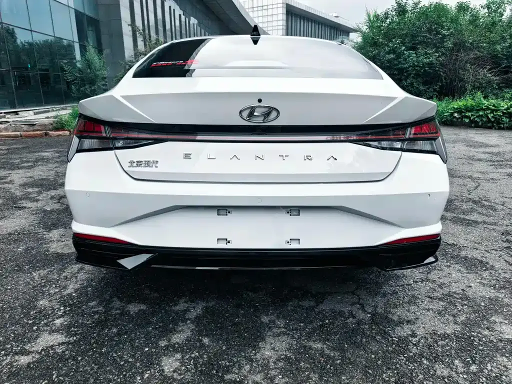 Hyundai Elantra — фото 4