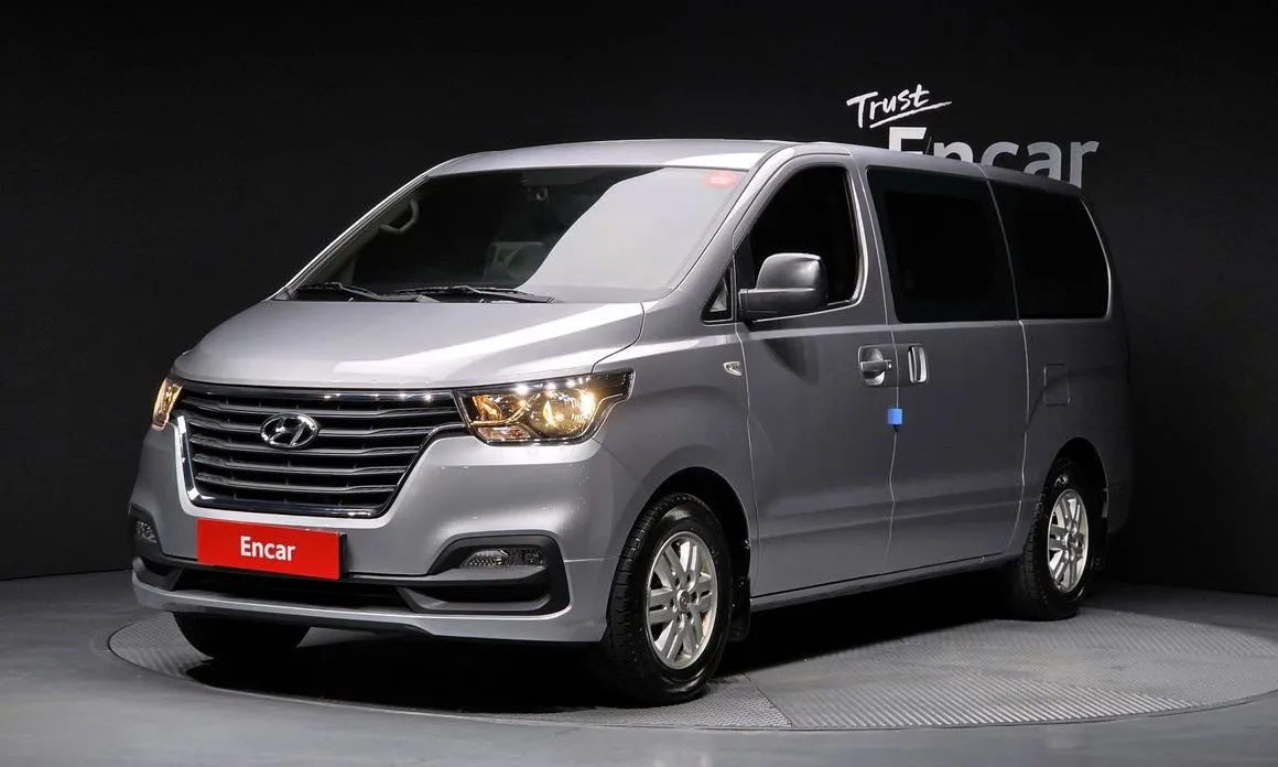 Hyundai Starex — фото 1