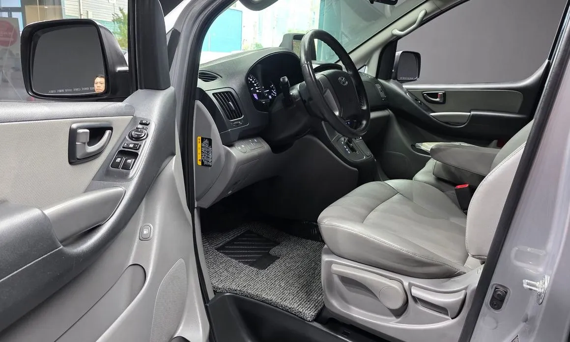 Hyundai Starex — фото 10