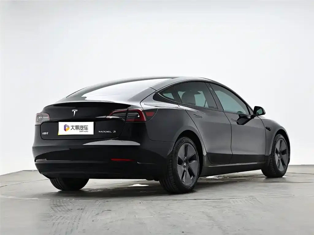Tesla Model 3 — фото 6