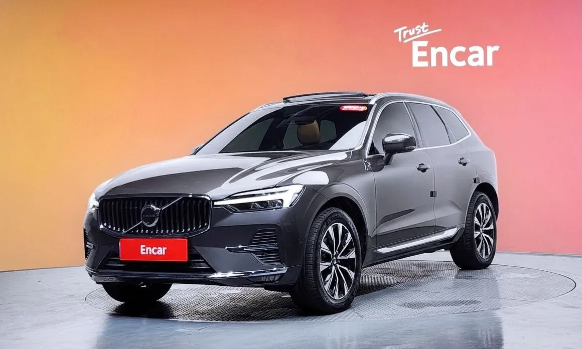 Volvo XC60 — фото 1