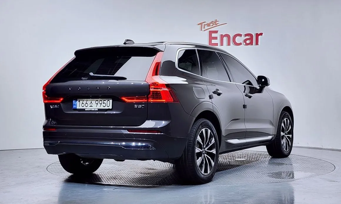 Volvo XC60 — фото 7