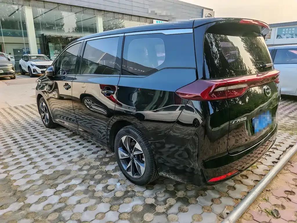GAC Motor Trumpchi M6 — фото 9