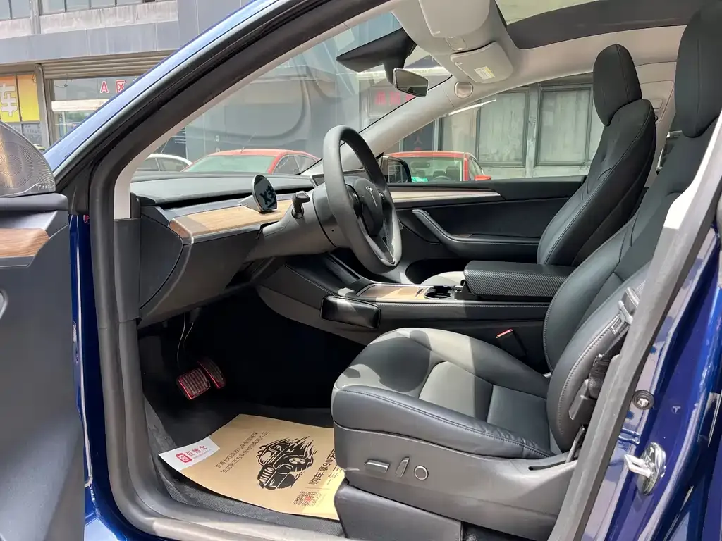 Tesla Model Y — фото 3