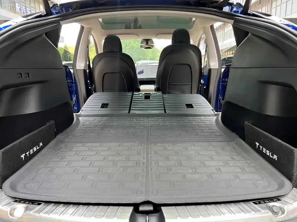 Tesla Model Y — фото 4