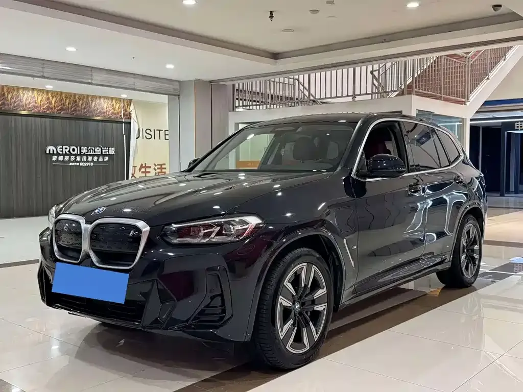 BMW iX3 — фото 1