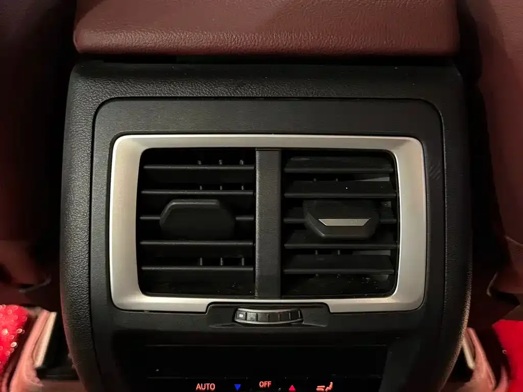 BMW iX3 — фото 2