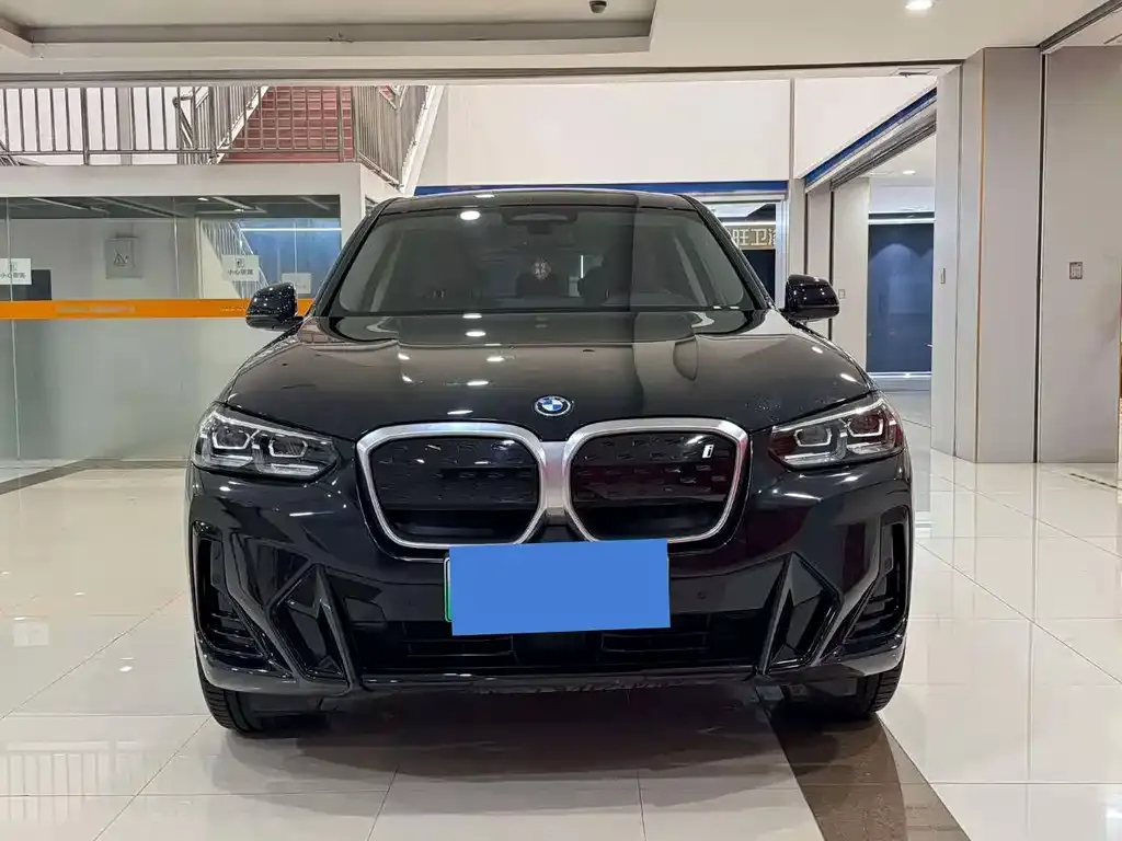 BMW iX3 — фото 6