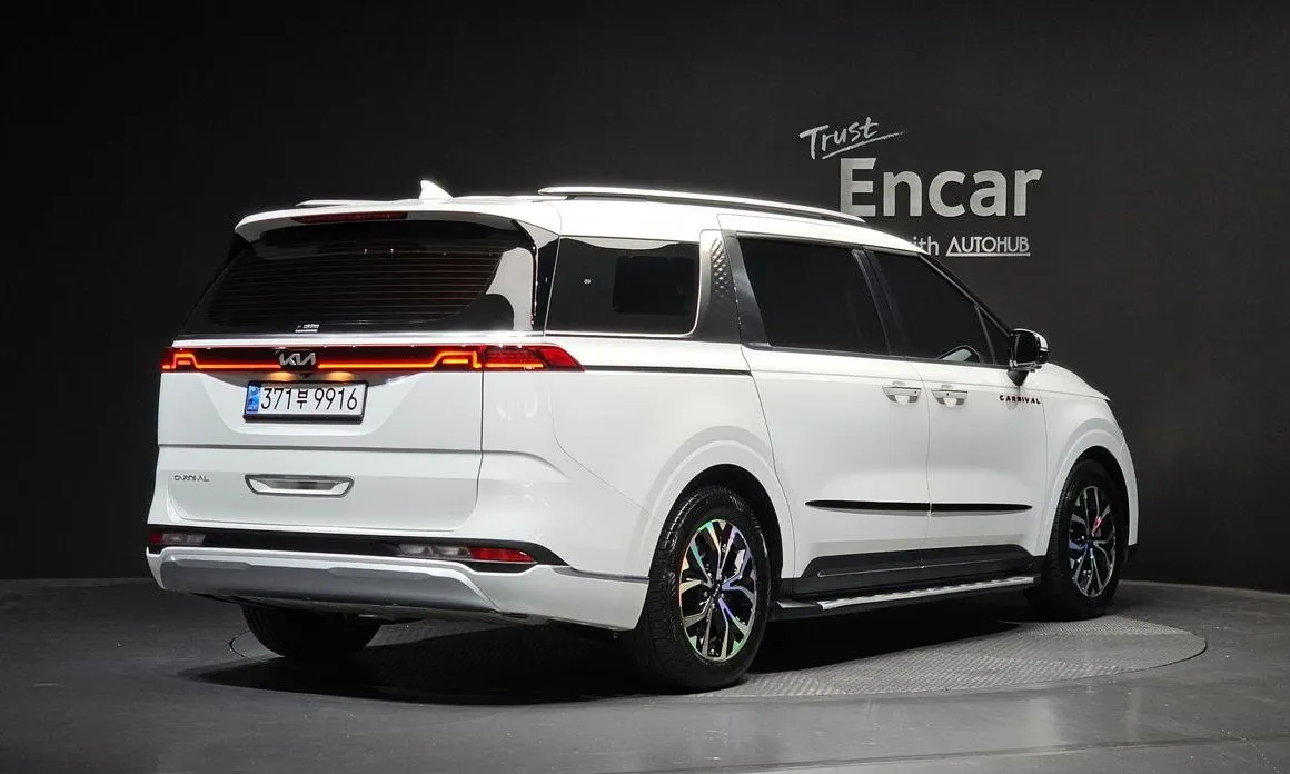 Kia Carnival — фото 4