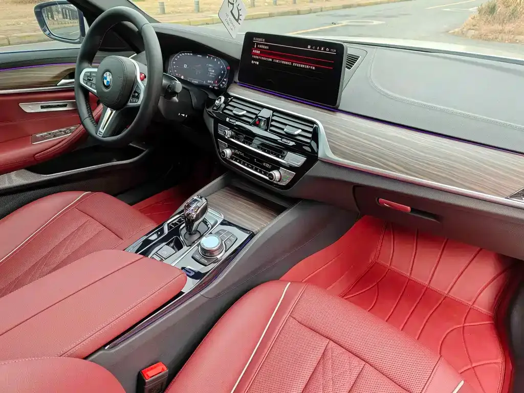 BMW 5 Series — фото 10