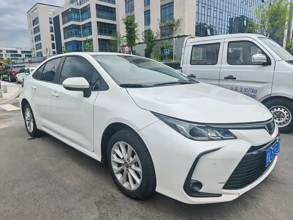 Toyota Corolla — фото 6