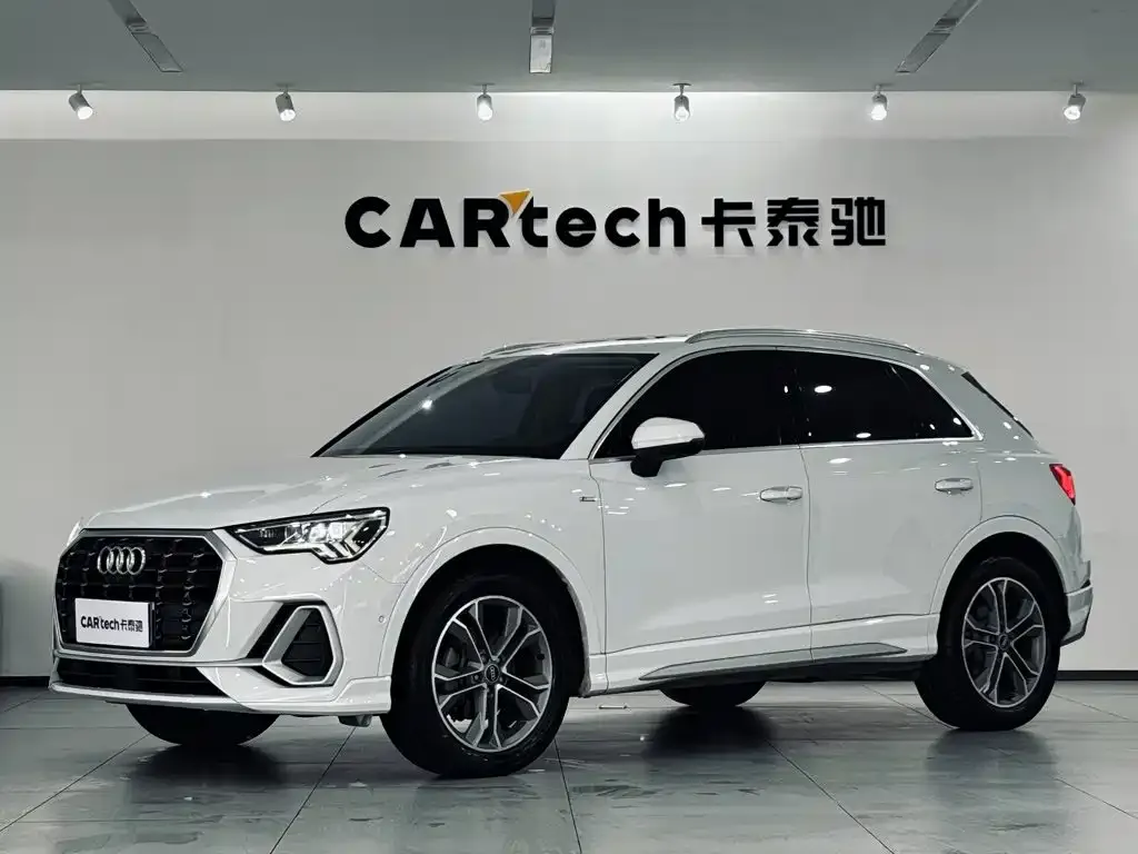 Audi Q3 — фото 1