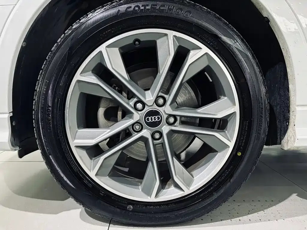 Audi Q3 — фото 10