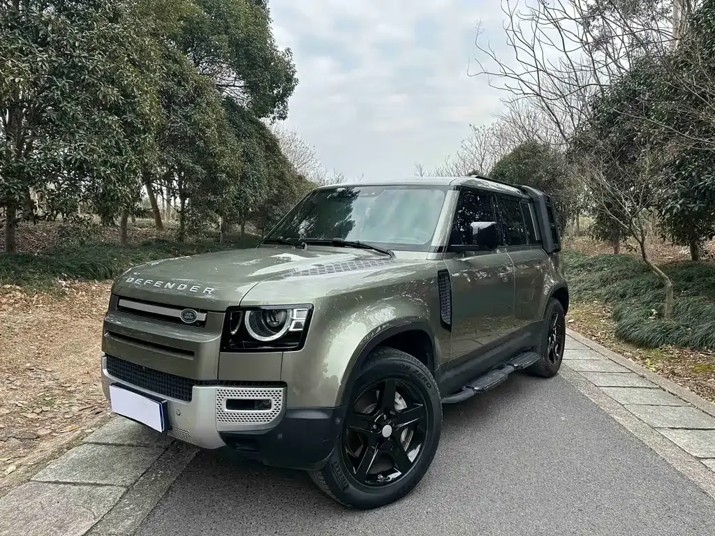 Land Rover Defender — фото 1