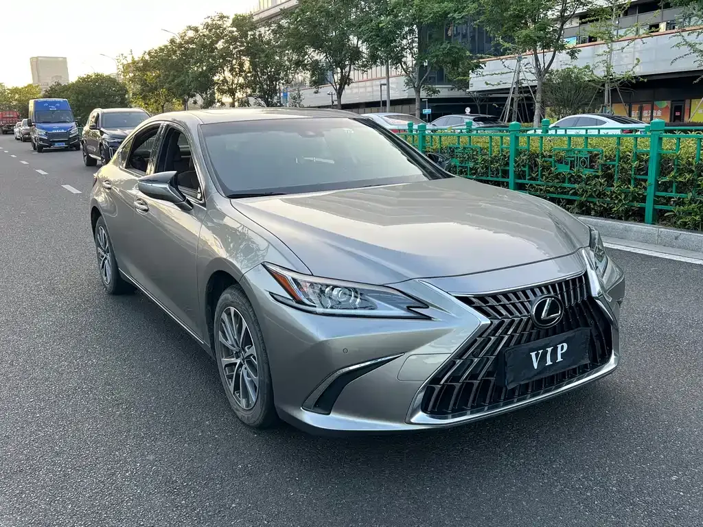 Lexus ES — фото 10
