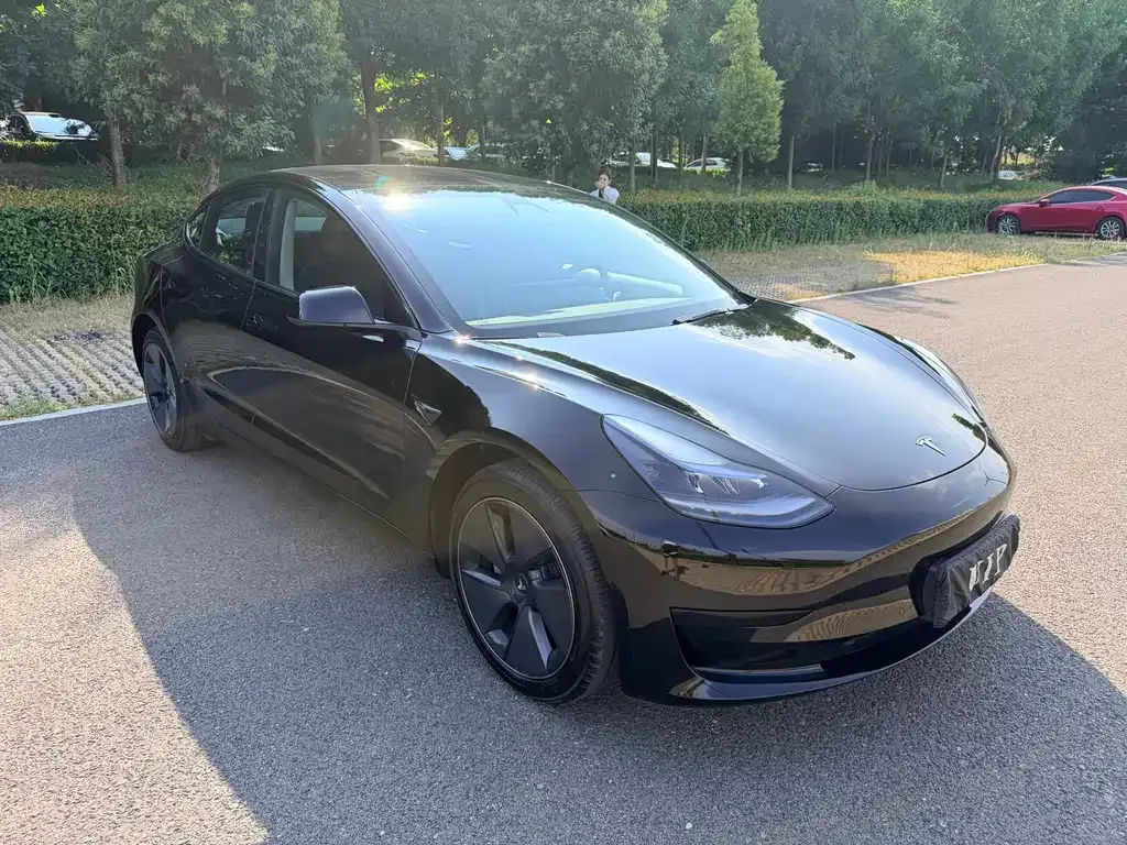Tesla Model 3 — фото 7
