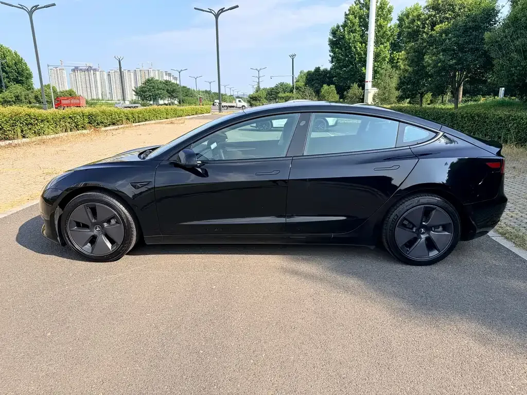 Tesla Model 3 — фото 8