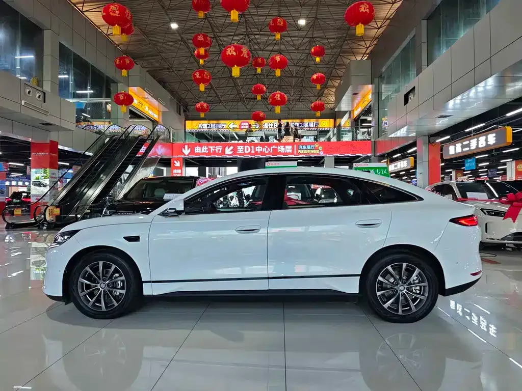 BYD Qin L — фото 9