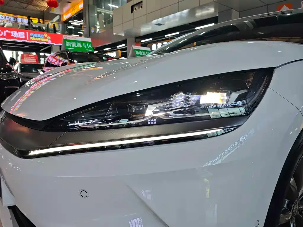 BYD Qin L — фото 8
