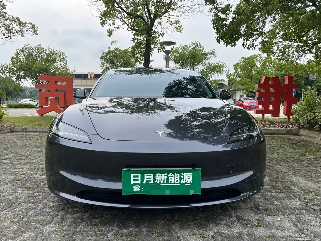 Tesla Model 3 — фото 9