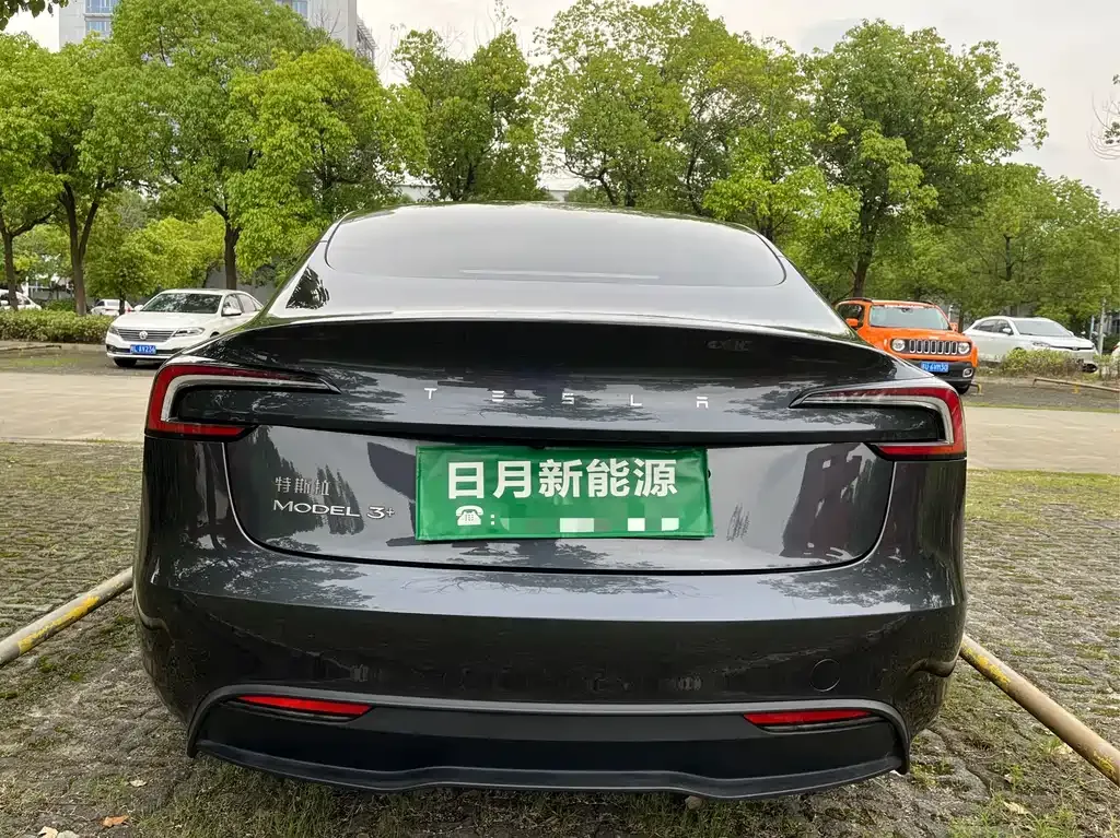 Tesla Model 3 — фото 5