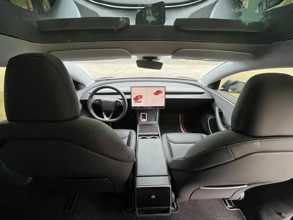 Tesla Model 3 — фото 3