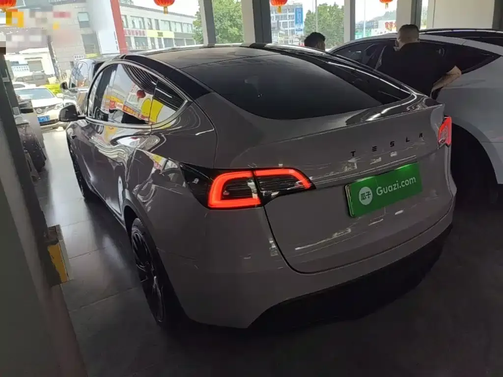 Tesla Model Y — фото 6
