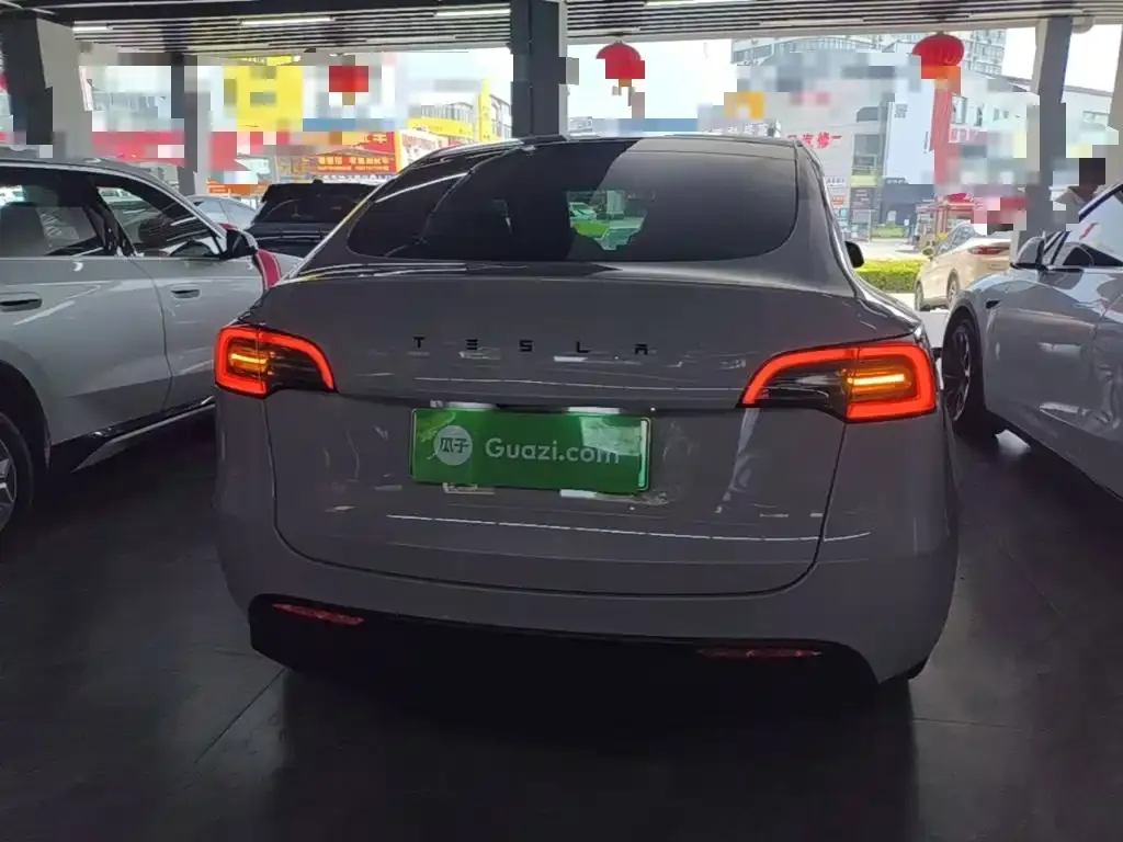 Tesla Model Y — фото 2