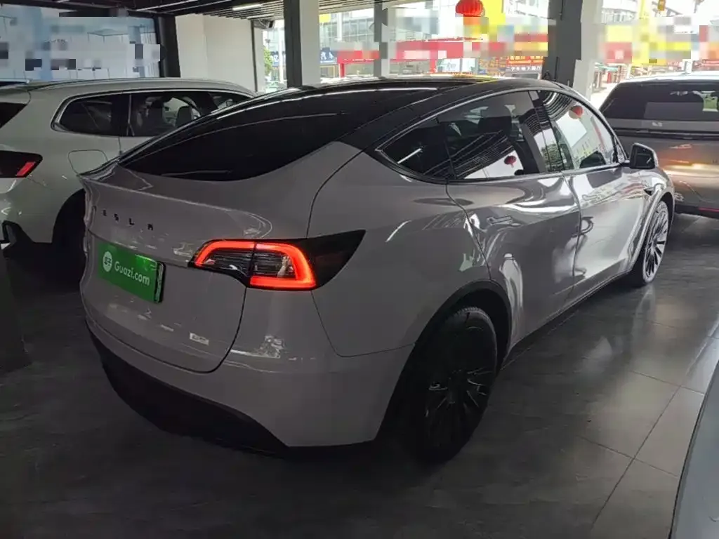 Tesla Model Y — фото 4