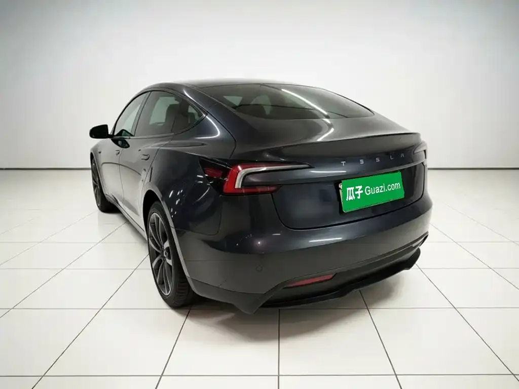 Tesla Model 3 — фото 10