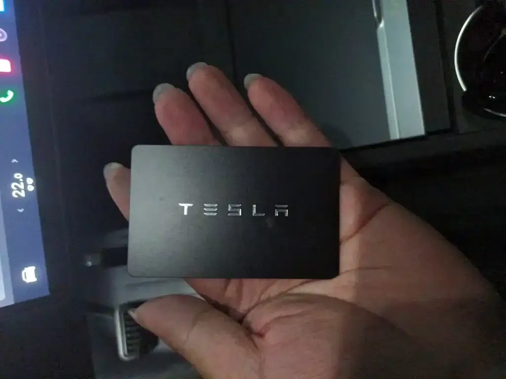 Tesla Model 3 — фото 2