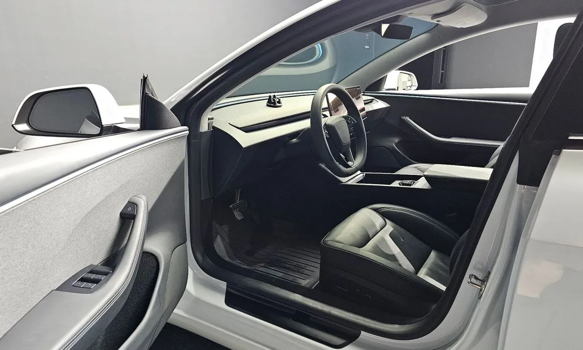 Tesla Model 3 2024 из KR, фото 9