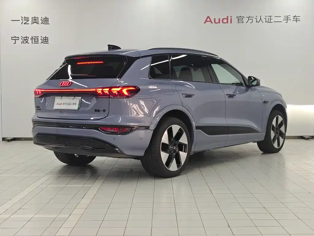 Audi Q6L e-tron — фото 5